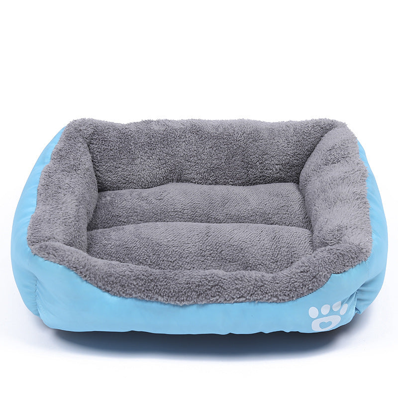 Soft Fleece Pet Bed – Waterproof Base, Machine-Washable, Sizes S–3XL