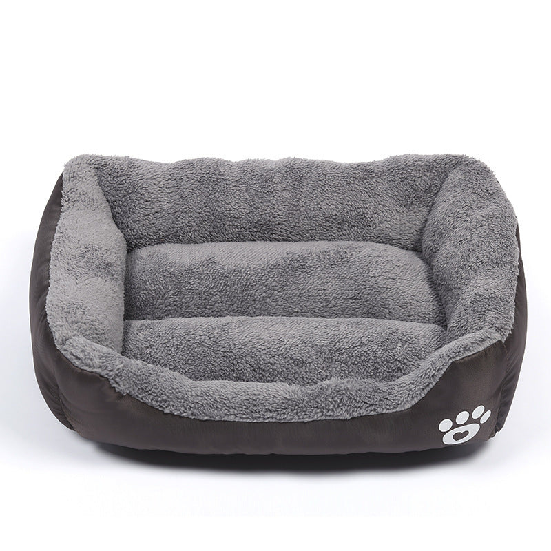 Soft Fleece Pet Bed – Waterproof Base, Machine-Washable, Sizes S–3XL